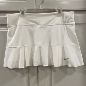 NWOT Nike Women White Tennis Skirt